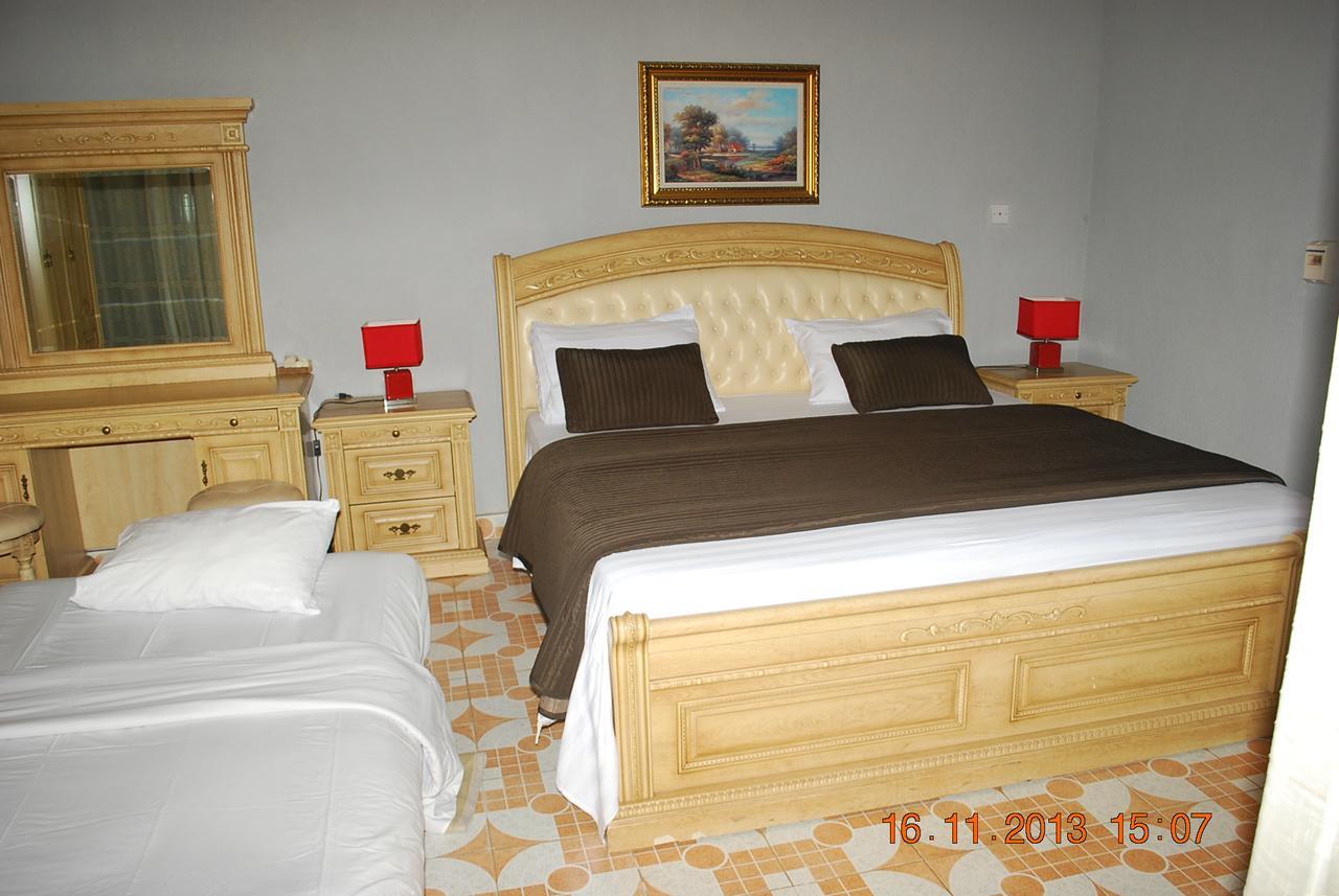 Hotel Vivi Palace Matadi Exteriér fotografie