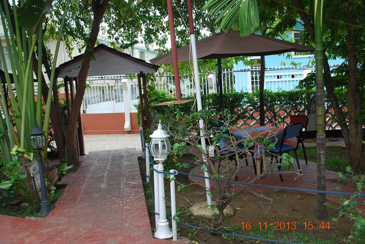 Hotel Vivi Palace Matadi Exteriér fotografie