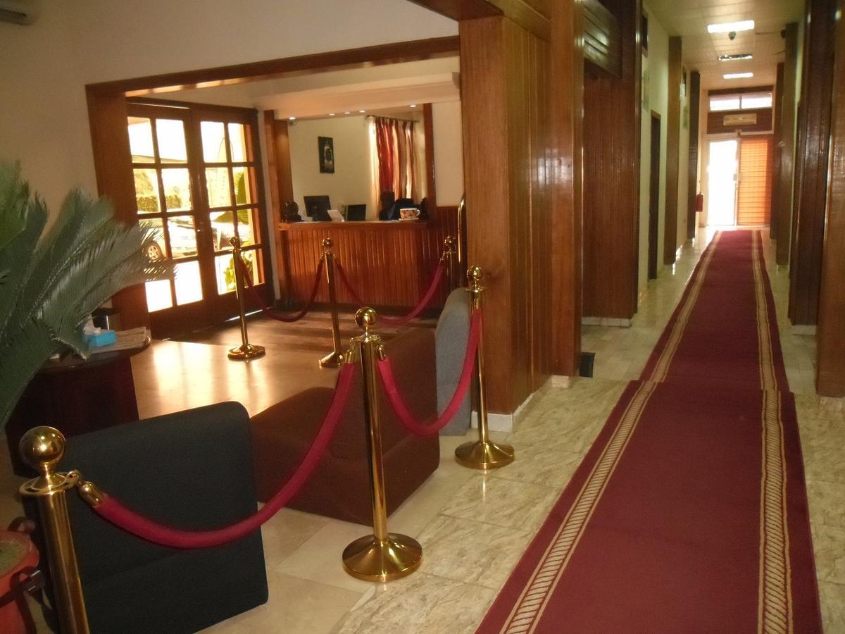 Hotel Vivi Palace Matadi Exteriér fotografie