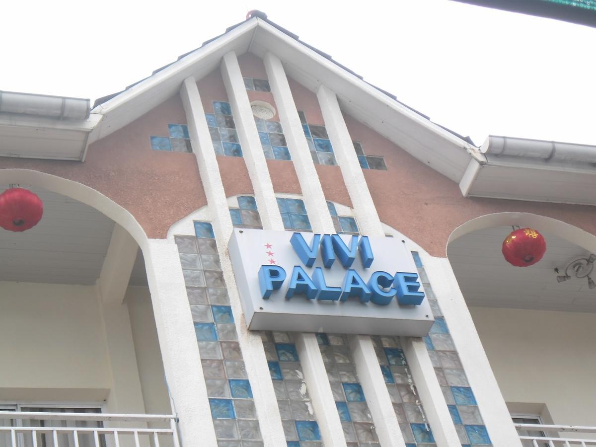 Hotel Vivi Palace Matadi Exteriér fotografie